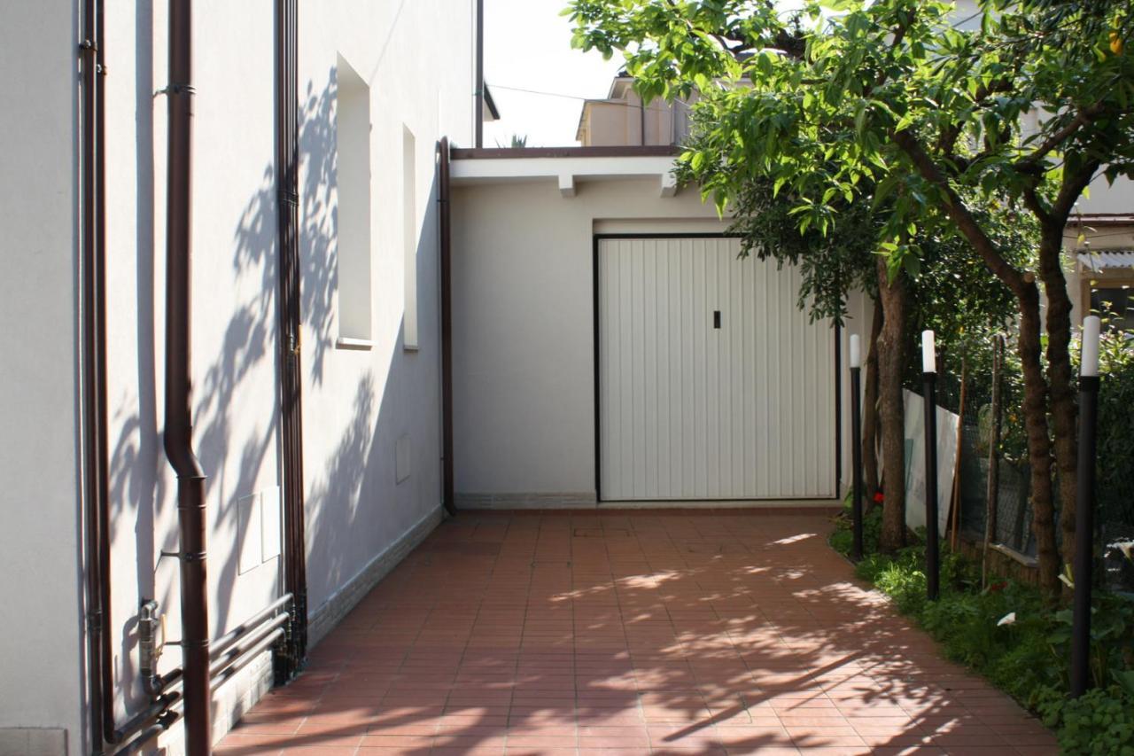 Casa Vacanze Aurora Centro Rímini Exterior foto