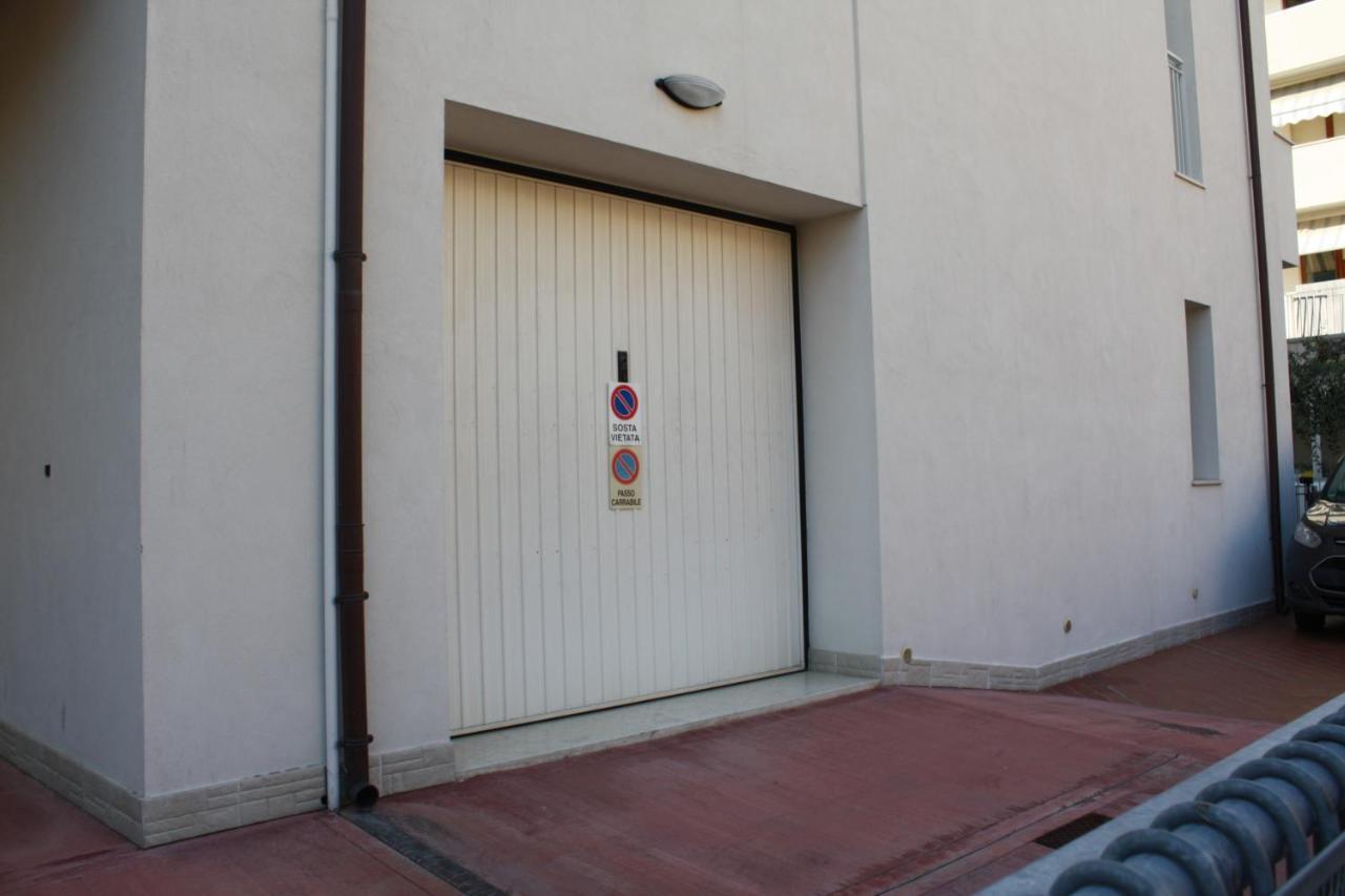 Casa Vacanze Aurora Centro Rímini Exterior foto
