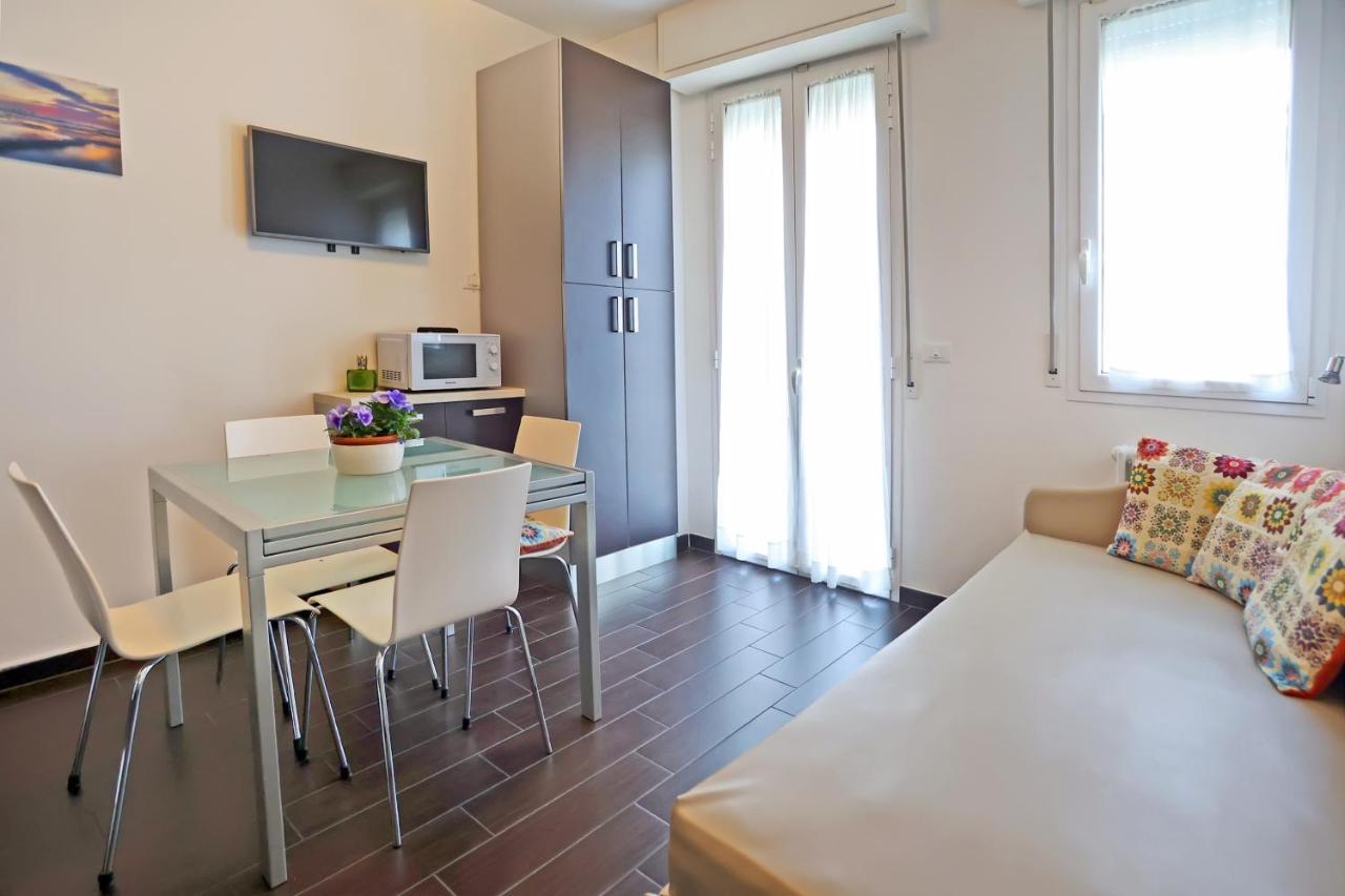 Casa Vacanze Aurora Centro Rímini Exterior foto